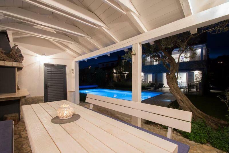 Salt & Sand Villa Kornić Extérieur photo
