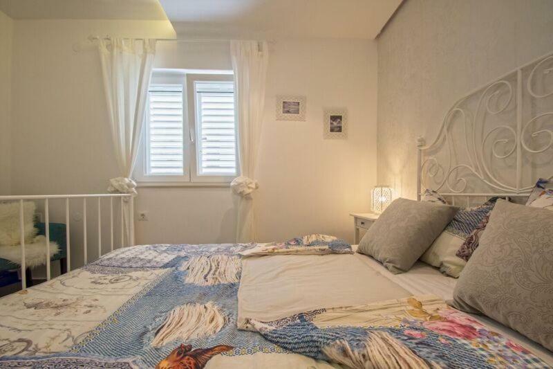 Salt & Sand Villa Kornić Extérieur photo