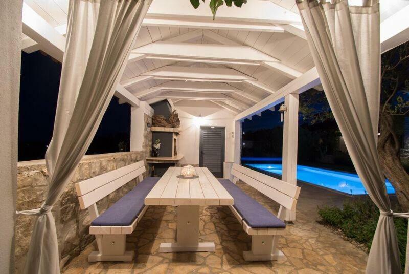Salt & Sand Villa Kornić Extérieur photo