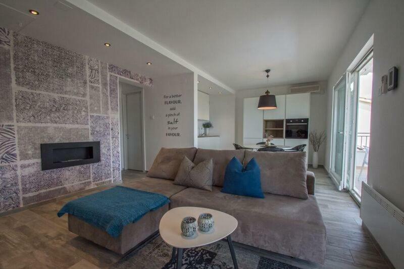 Salt & Sand Villa Kornić Extérieur photo